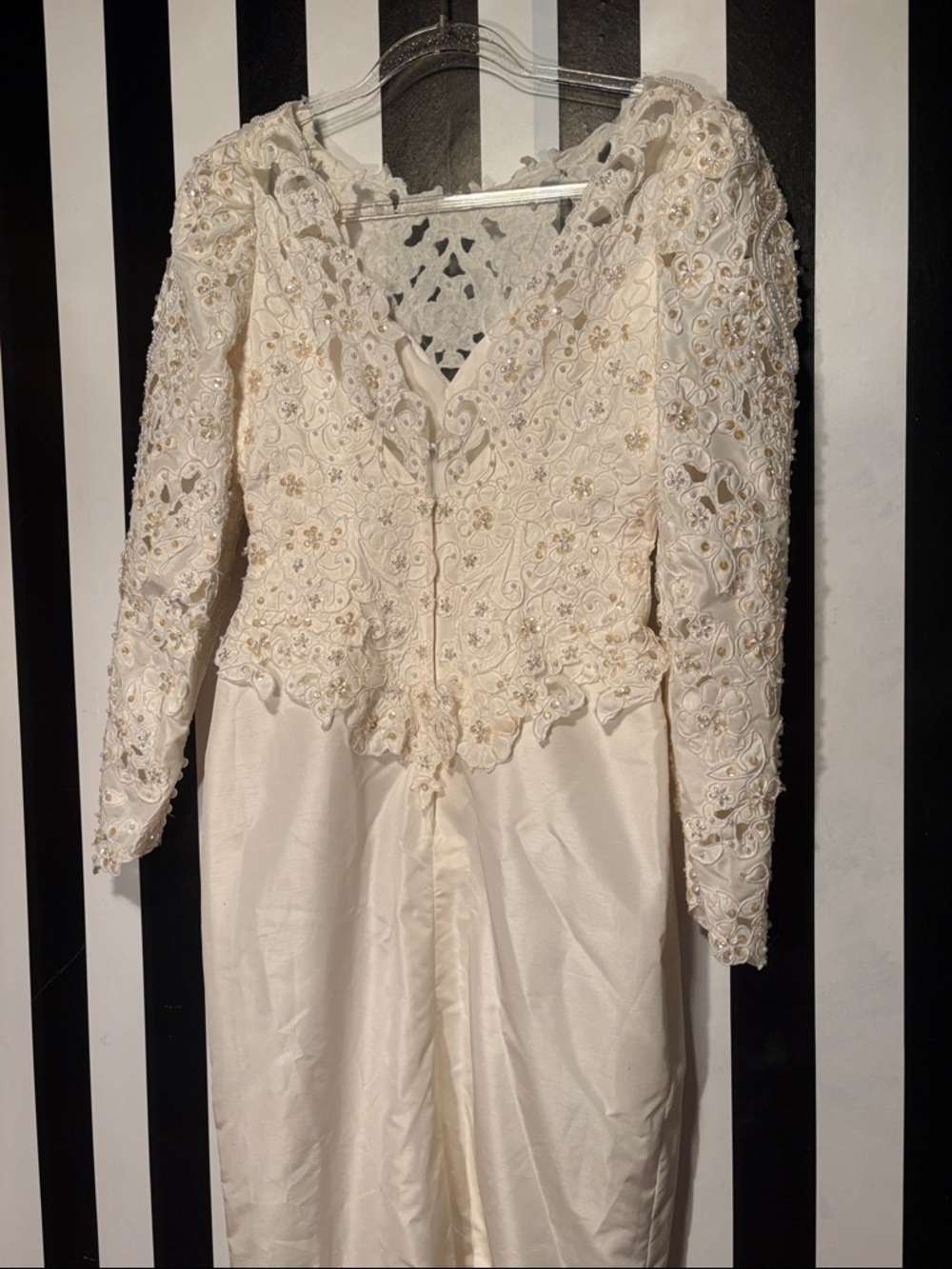 1980s Vintage Ivory Long-Sleeve Wedding Dress Size 8/10 Medium Pearl & Sequin - Picture 3 of 17